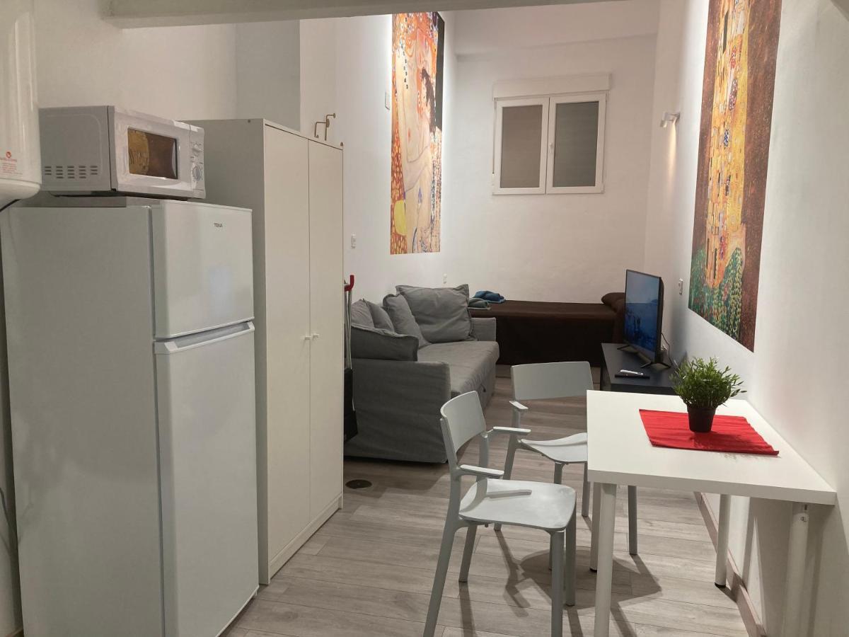 Golondrinas De Malaga "Apartamentos Con Mucho Arte" Y Terraza Solarium En Coliving Eksteriør billede